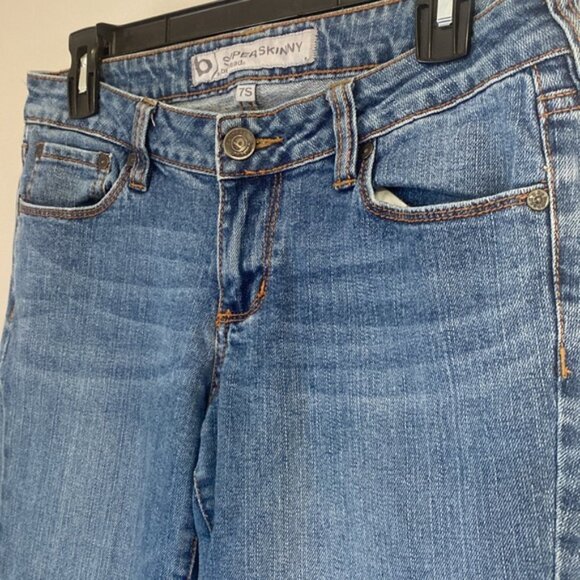 Bullhead Medium Wash Super Skinny Jeans Size 7 - Picture 2 of 5